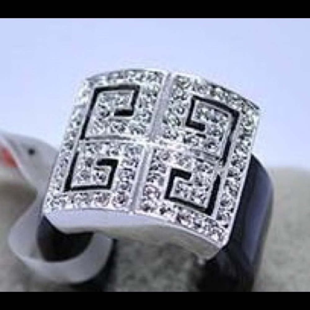 Amazing Designer Style Black Crystal Ring Size 5